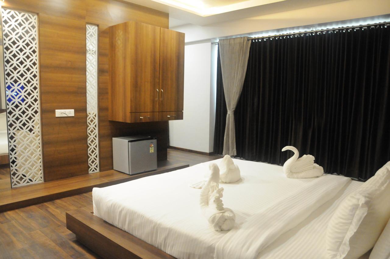 Hotel 3 Leaves Kolhapur Exterior foto