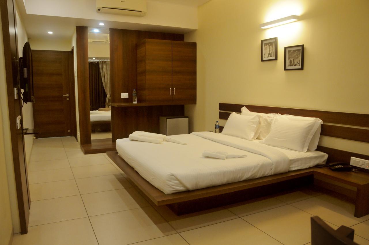 Hotel 3 Leaves Kolhapur Exterior foto