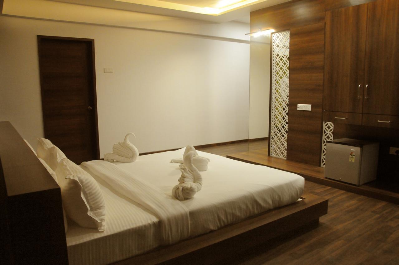 Hotel 3 Leaves Kolhapur Exterior foto