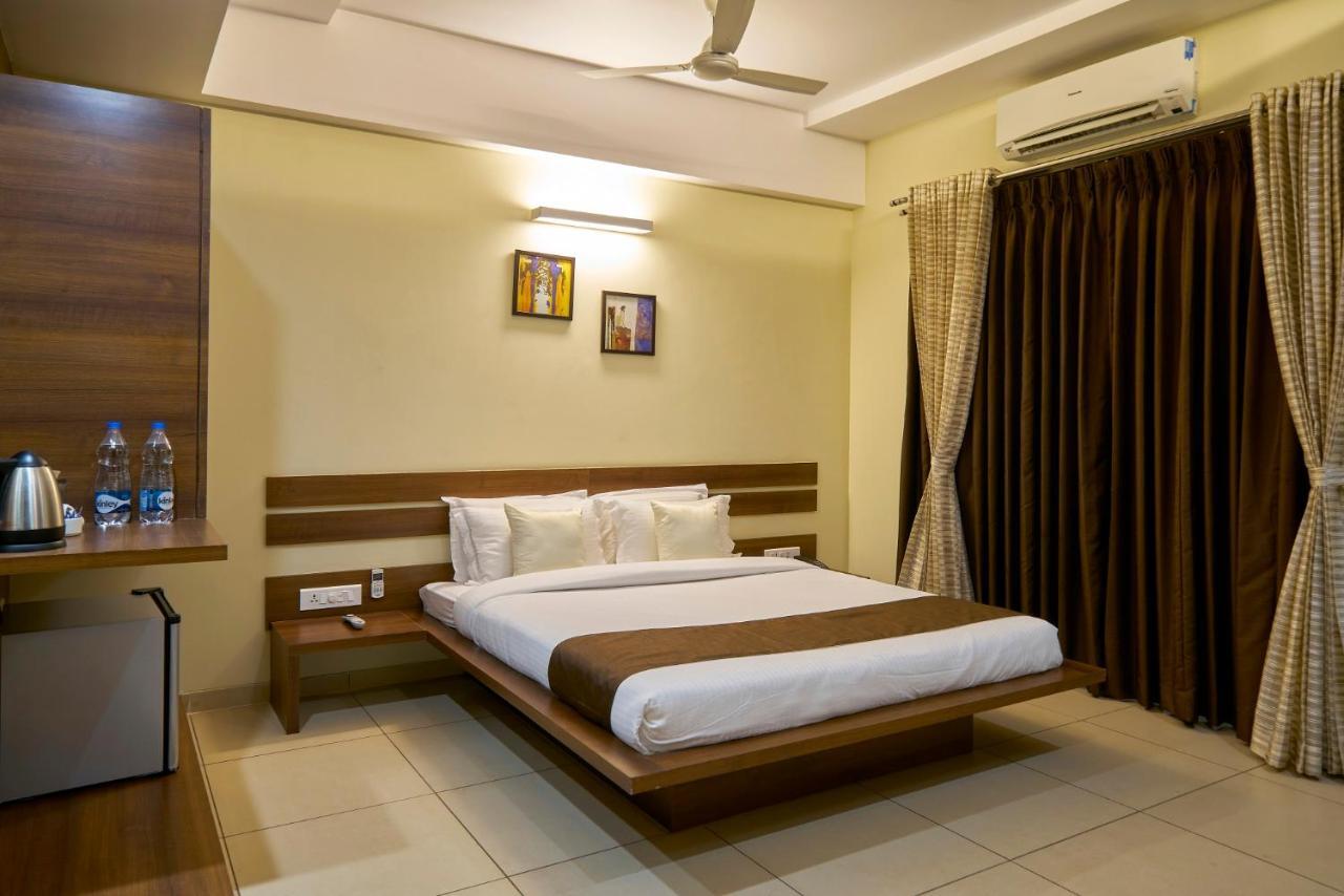 Hotel 3 Leaves Kolhapur Exterior foto